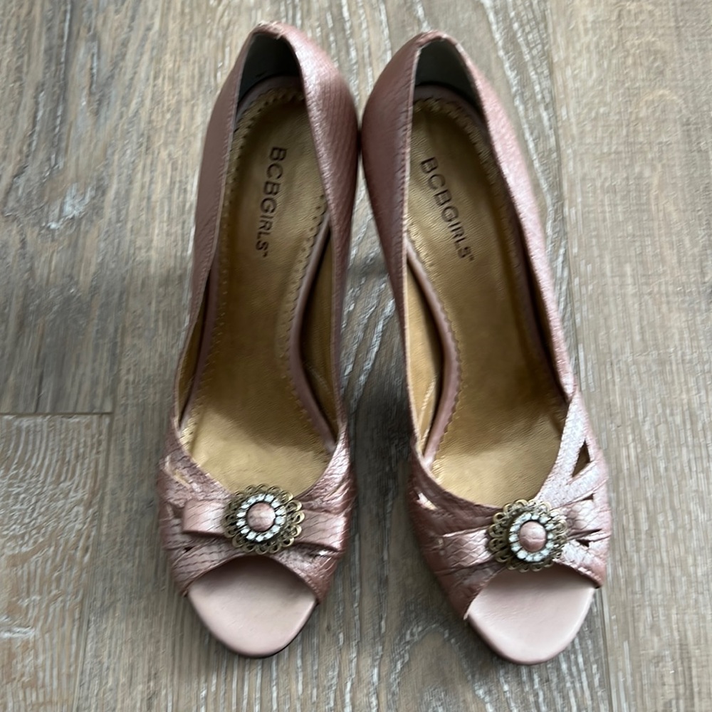 BCBG rose romantic heeled sandals, size 9